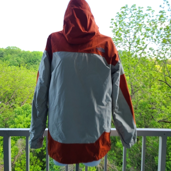 The North Face Summit HyVent Alpha Orange Ski Coat - Picture 8 of 8